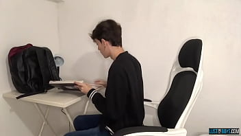 Cute Henry Evans cums on his homework while jerking solo