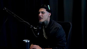 Se sentiu estranho no come&ccedil_o ap&oacute_s os atendimentos, conheceu uma criadora na sauna, tiveram que mesclar pra n&atilde_o ter somente gays, e foi assaltado - Gabriell Rios (WATCH ON: SHEER/RED)