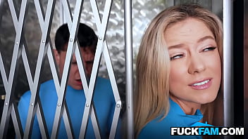 Superheroine&rsquo_s Suit Rips&mdash_Teammates &lsquo_Recharge&rsquo_ Her with a THREESOME! River Lynn, Robby Apples, Rion King