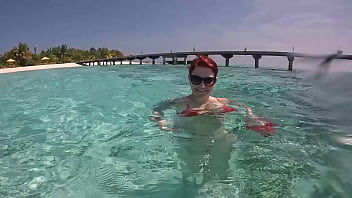 Il fait chaud, viens te rafraichir avec moi dans les eaux turquoises des ...