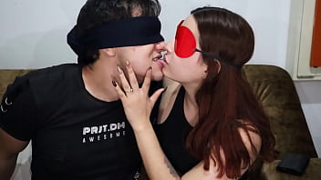 Delicioso y Profundo Beso con Lengua de una Hermanastra de 18 a&ntilde_os que es Celosa
