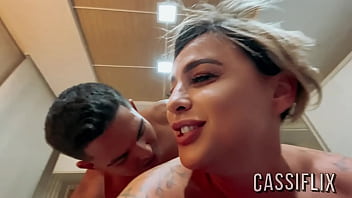 Nego safado gostoso socou pauz&atilde_o no meu cu me deixou toda cheia de porra e arrombadinha