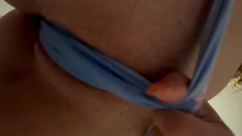 MEXICANA CALIENTE LE ENVIA RICO VIDEO A SU PRIMO MODELANDOLE SU CALZONCITO