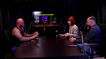 Atua na sa&uacute_de do prazer, as produtoras est&atilde_o traumatizadas com o sexo, e quem mama senta ou passa... - Reh Queen &amp_ Kstro (WATCH ON: SHEER/RED)