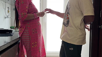 Chachi ki chudai badi gand Wali sauteli chachi ko jawan bhatije ne female condom lgakar Jamkar choda.