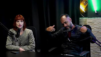 Querem a regulamenta&ccedil_&atilde_o da produtora, da para classificar quem entrou no porn&ocirc_ por dinheiro e tes&atilde_o, e n&atilde_o se estressa com gente incompetente - Reh Queen &amp_ Kstro (WATCH ON: SHEER/RED)