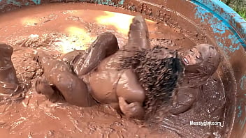 Jani vs Zoey Mud Wrestling part 1