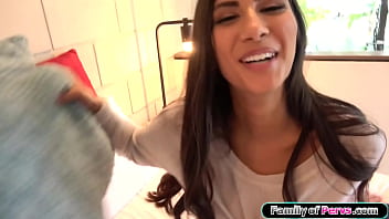 Come on stepsister it doesnt suck itself