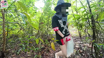 สาวไทยเดินโชว์หีริมถนนริมทุ่งนา