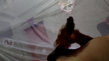 Homemade: I masturbate lying in bed and end up cumming