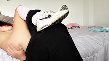 Follando compa&ntilde_era de clase con playera de f&uacute_tbol a escondidas de mi novia