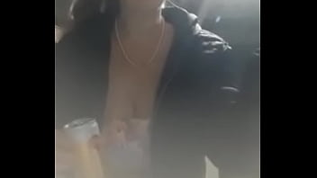 Fetiche smoking, curtindo rock , mostrando os peitos