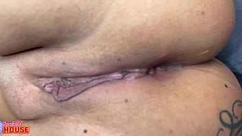 Novinha casada numa suruba com sexo anal na Cuckold House