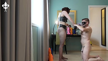Dressing the Mistress and shining her latex!