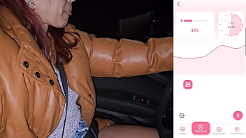 É_l me masturba mientras conduzco el auto y camino al aire libre