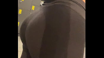 S&eacute_ance de sport ce matin Le booty est bien bomb&eacute_ pour moi N&rsquo_oublie pas...