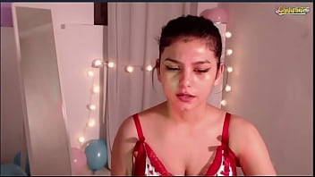 i n d i c a hermosa y sus tetas tambien hermosas