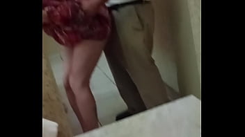 Cogiendo en la oficina