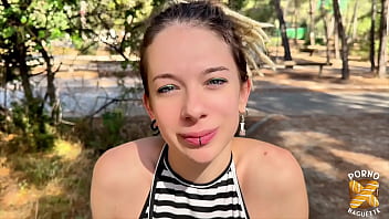 Eva, belle femme aimant les grosses bites