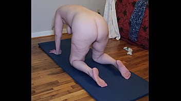 Hot Mature Does Some Naked Yoga!