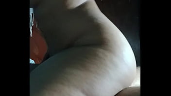 MI ESPOSO ME DESCUBRIO POR SUS CAMARAS!! IGUAL ME ENCANTO SALTAR EN LA POLLA DE SU MEJOR AMIGO