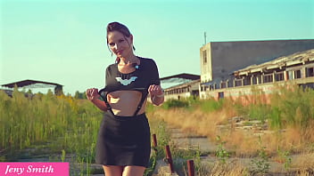 Jeny Smith decided to play around with her body a little at an abandoned construction site