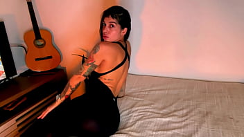 free preview Showing my sexy feet with pink and soft soles, my naugthy pussy and inked fit body for you ️