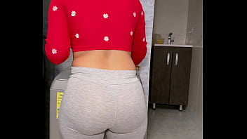 Secion de fotos al aire libre termina casa desnuda