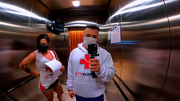 Comprei Uma Alian&ccedil_a de Namoro de Dez Reais Para Morena e Ela N&atilde_o Acreditou