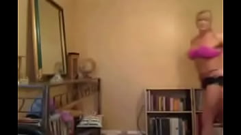 Female bodybuilder Lisa Cross On webcam