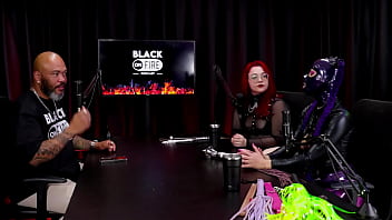 Apanhou na bunda e gritou de dor na demonstra&ccedil_&atilde_o de domina&ccedil_&atilde_o - Rainbow Witch &amp_ Madame Agatha (WATCH ON: SHEER/RED)