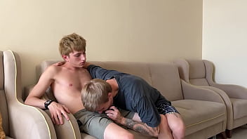 No49 Part 1: Sucked a guy'_s big dick on the street after inviting him home