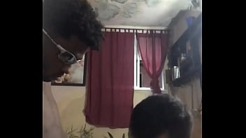 Maloka casado esperou a mulher sair pra meter comigo na encolha