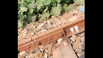 一坊粉嫩嫩的兔 火車軌 戶外 出水 誘惑 露出