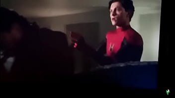 Homem aranha longe de casa(olha a descriç_ã_o)
