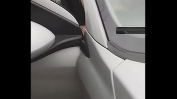 Ruiva saiu pra uma aventura e brincou com o Uber. Completo no red