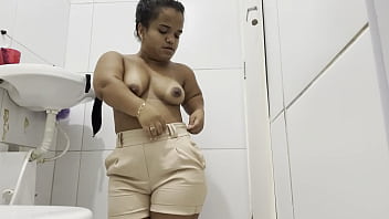 Queria um macho pra me comer