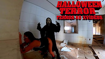 Linda BBW é_ fodida com forç_a por intruso tarado no Halloween