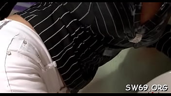 Voracious minx Enza is masturbating just for fun