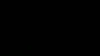 Muito bom estourar o cu de uma putinha e o marido filmando como bom corno manso