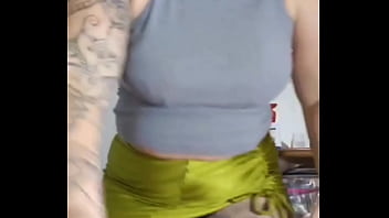 Marido saiu e eu fiquei sozinha e cheia de tes&atilde_o