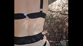 Je choppe un inconnu dans les bois qui ce branlait