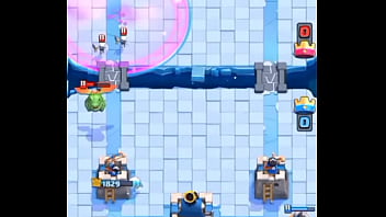 Congelei o cu do meu amigo e clone meu pau no Clash Royale no som de ra&ccedil_a negra