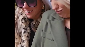 Teaser &quot_ distribution de sucettes &agrave_ des inconnus&quot_