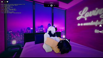 Un chico usa mi cuerpo para satisfacer su gran polla en roblox