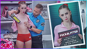 The Fit Thief Daisy Fox Steal a Heavy Dumbbell Hiding in Her Gym Bag