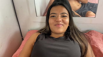 Convenc&iacute_ a la mejor amiga de mi novia para que me la diera sin cond&oacute_n