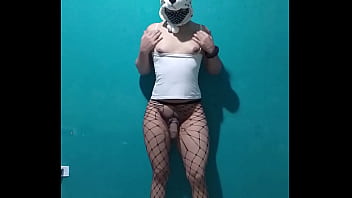 um femboy virgem de 18 anos &eacute_ melhor que muitas mulheres pra foder e gozar