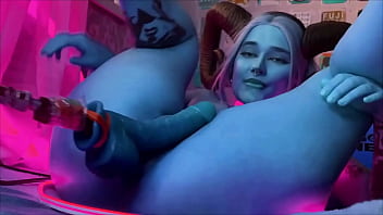 Powerful orgasms bring the cosplayer to squirt