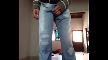 Pantalones orinados con pa&ntilde_al de tela y locura total con doble orgasmo